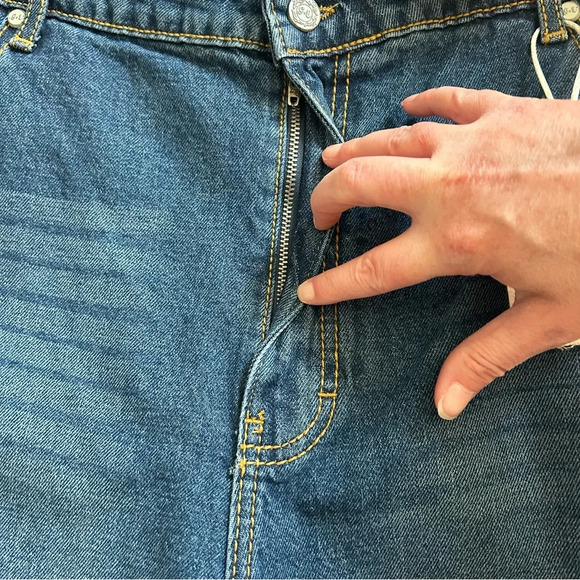 NWT Grace & Emma Mid Rise Chloe Straight Leg Distressed Denim Jeans Size 18 - Picture 9 of 14